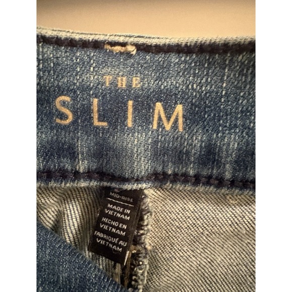 White House Black Market Jeans Mid Rise Slim Fit Size 4 Light Wash Distress NWT - Picture 6 of 6